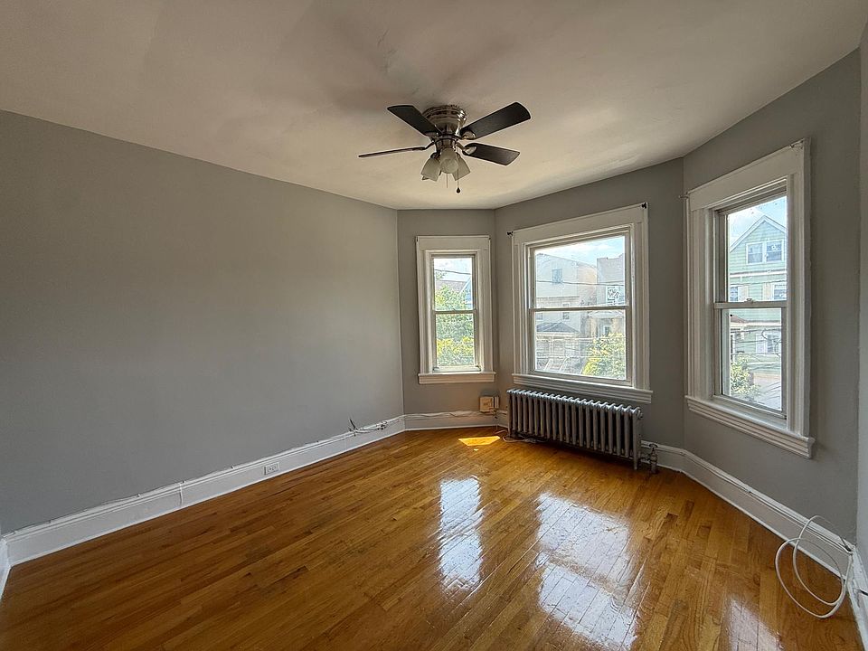 1st image of 95 W 52nd St Floor 2