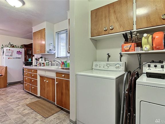5th image of 5707 5709 112th St SW