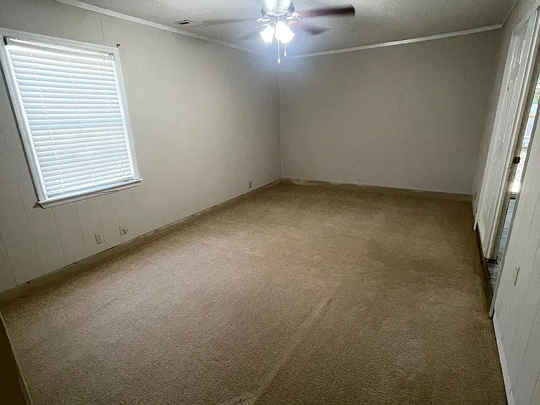 817 Robin Hood Trl — Photo 23