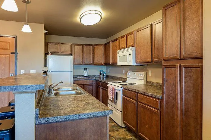 Sidney Apartments — Photo 11