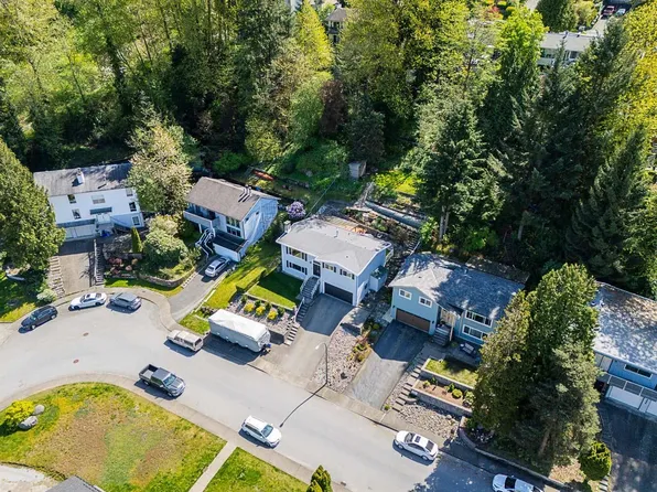 1062 Spar Dr, Coquitlam, BC V3H 3G8