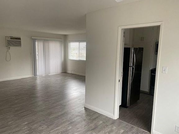 3rd image of 445 S Hudson Ave APT 10