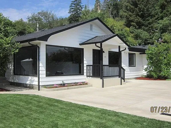 591 Fairchild St, Canyonville, OR 97417