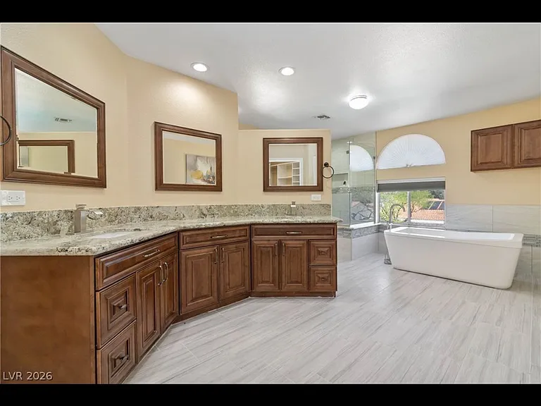 8228 Ocean Terrace Way — Photo 9