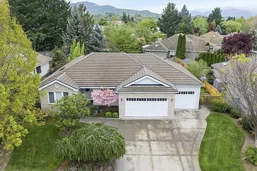 747 Eastridge Dr Photo 1