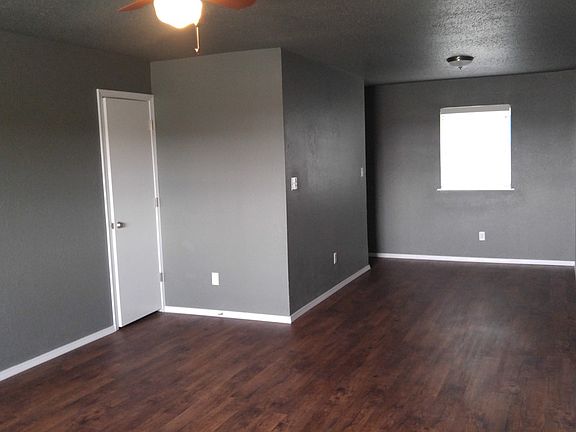 3rd image of 124 NE 23rd St APT 9