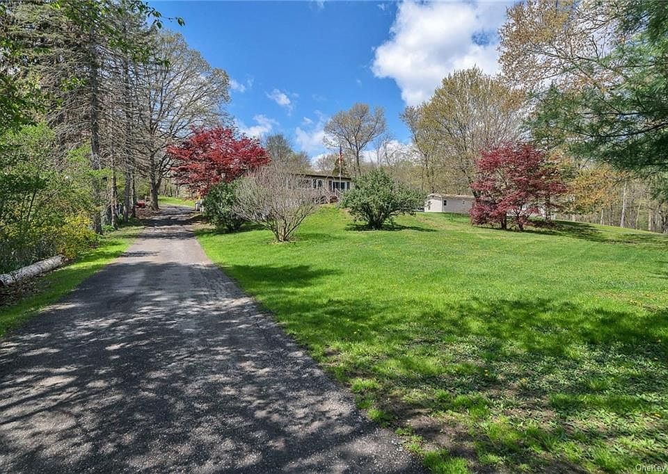 17 Netherwood Plaza, Salt Point, NY 12578 Zillow