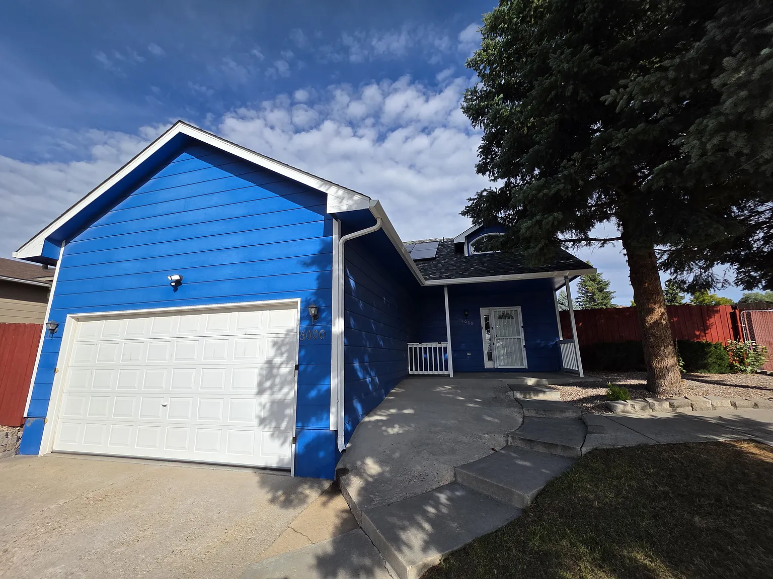 3 bed, 1968 sqft, $2,600 — Photo 1