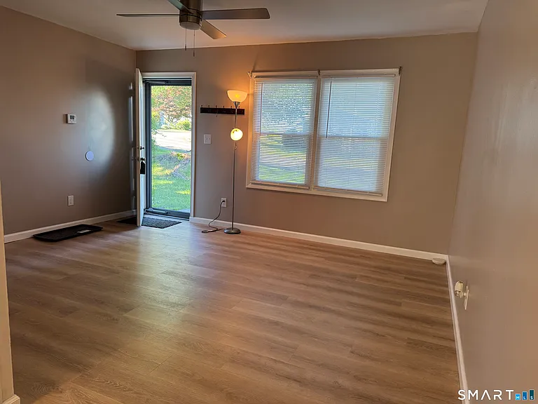 5 Webster Dr — Photo 4