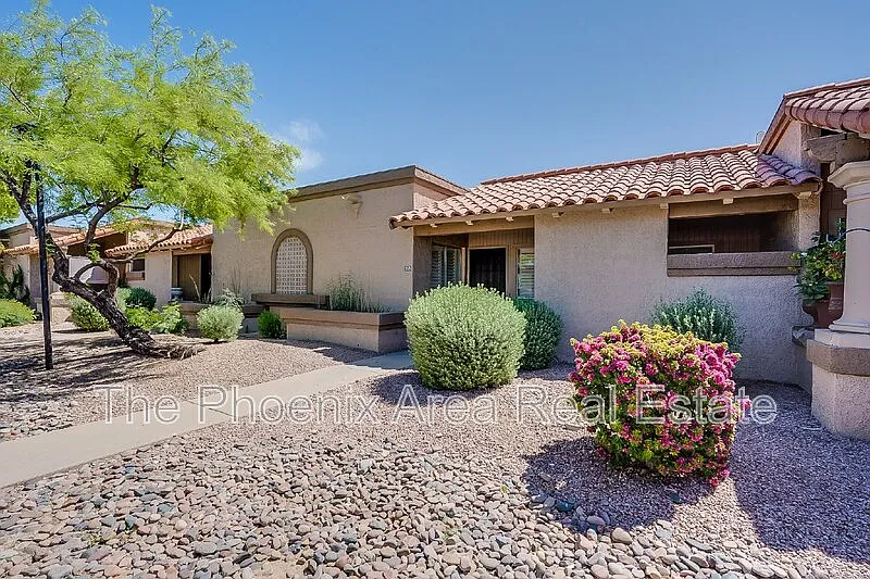 2 bed, 2.0 bath, 831 sqft, $1,595 — Photo 3