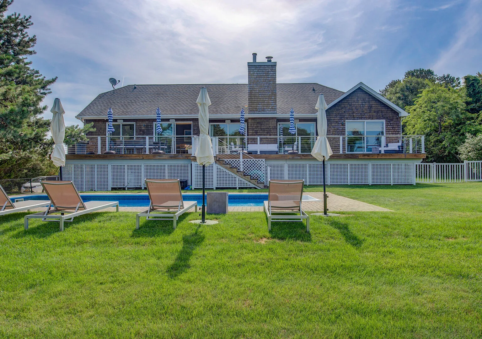 Newly Renovated, Modern home with pool — Photo 1