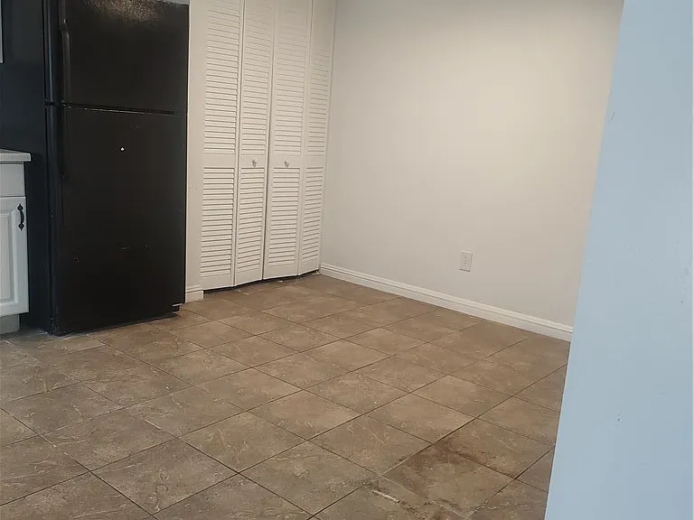 4614 Grand Dr #2 — Photo 17
