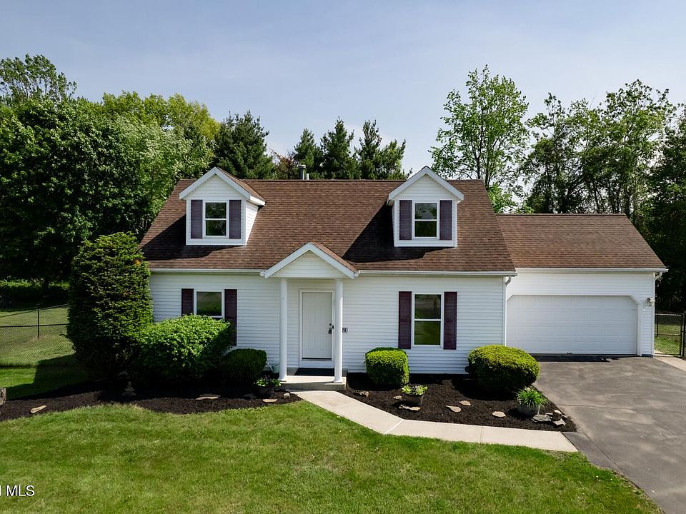 1st image of 420 Helderview Drive