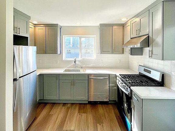 3rd image of 1805 Bellevue Ave Unit 303