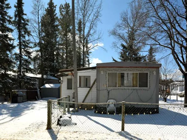 810 56th St #35, Edson, AB T7E 1L6