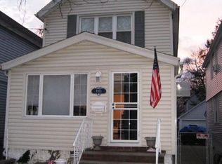 8913 70th Ave, Forest Hills, NY 11375