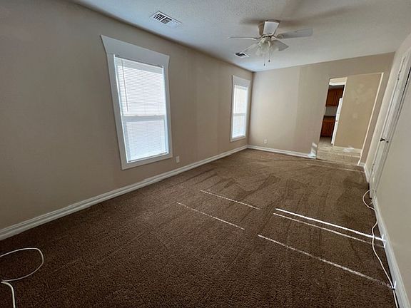 5th image of 1118 1/2 Amarillo St
