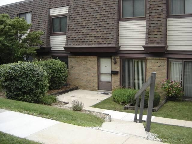 1st image of 750 Lakeshire Trl APT B3