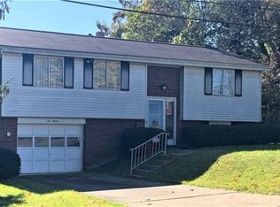 1015 Lake St, Mc Kees Rocks, PA 15136