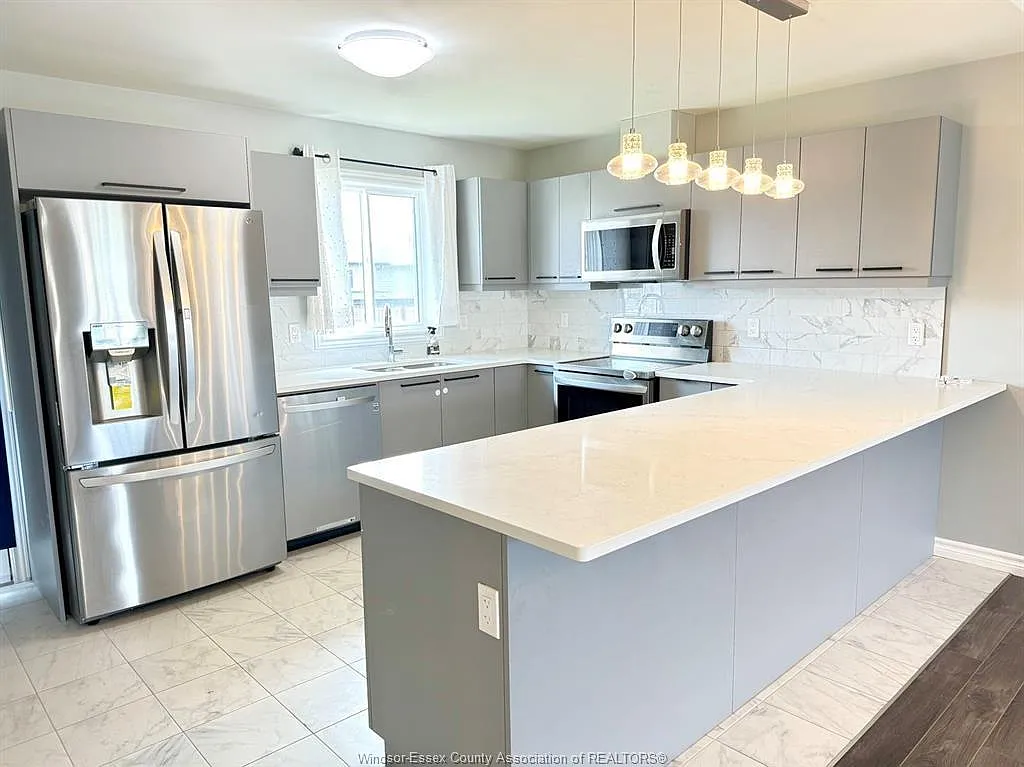 5 bed, $3,500 — Photo 4