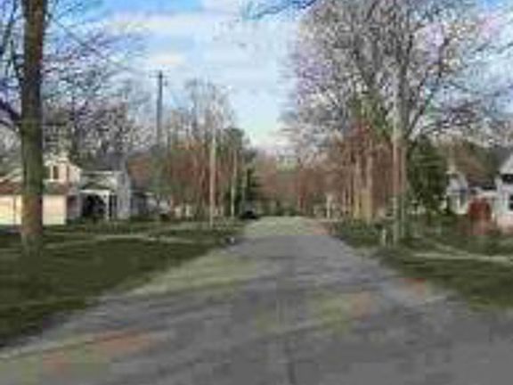 Exterior Neighborhood (street photo)