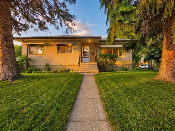 7704 104th Ave NW, Edmonton, AB T6A 0Y3