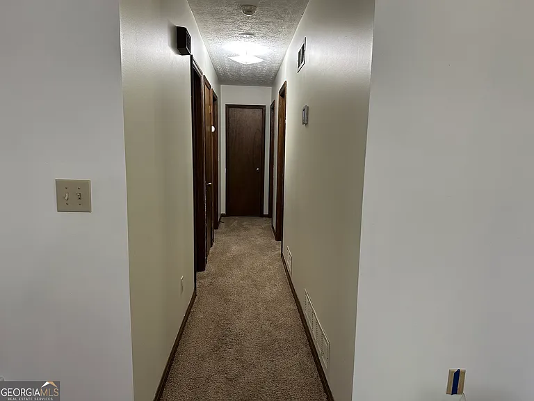 640 Hemphill Rd — Photo 12
