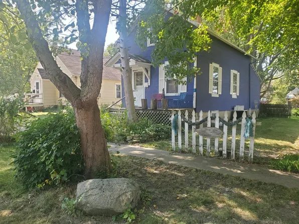 322 N Peoria St, Gilman, IL 60938