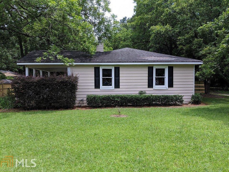 1st image of 742 Taylor Dr SE