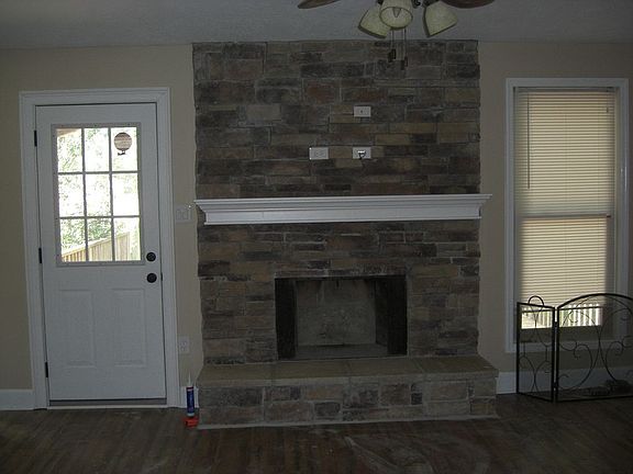 5th image of 146 W Lynne Dr