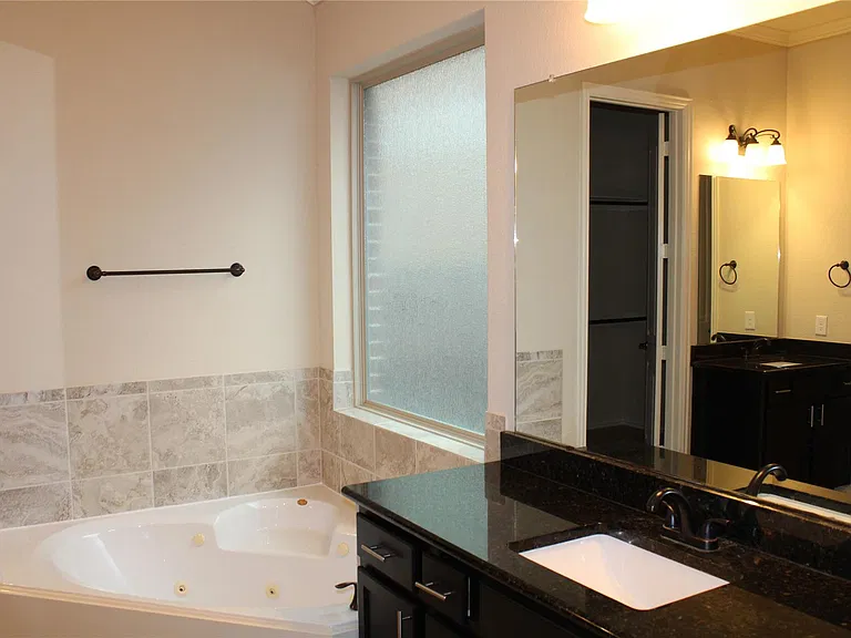 21911 Avalon Queen Dr — Photo 9
