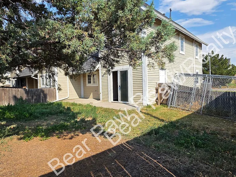 322 Hacienda Ct — Photo 12