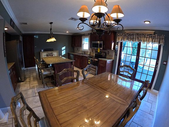 4th image of 26 Eastover Dr