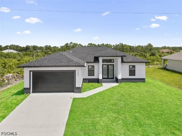 17 W 7th St, Lehigh Acres, FL 33972