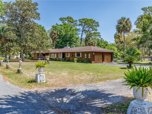 211 S Poinsettia Ter, Crystal River, FL 34429