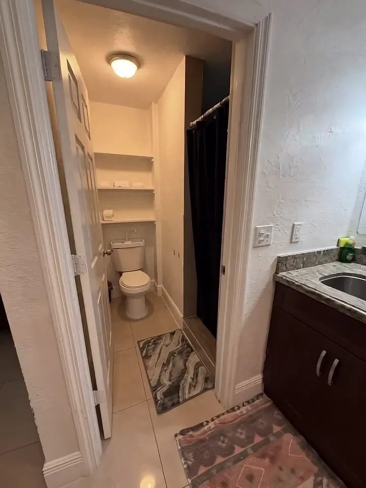 Studio, 300 sqft, $1,650 — Photo 3