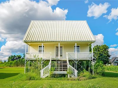 104 Garden Rd, Larose, LA, 70373