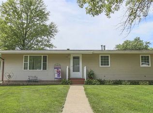 235 Country View Dr, Hudson, IA 50643