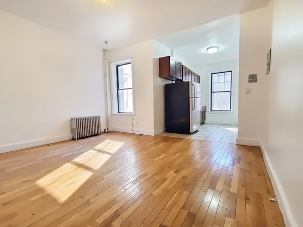 1406 Putnam Avenue image 1 of 7