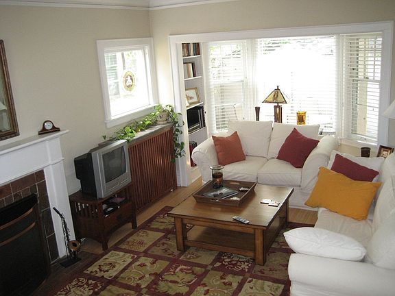 Spacious living room