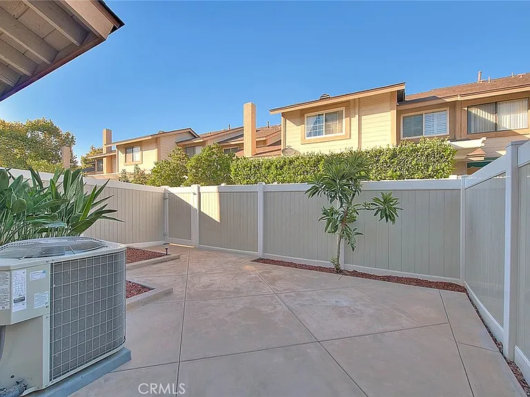 25205 Chestnutwood — Photo 4