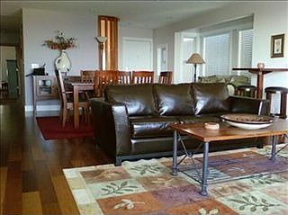 1st image of 881 Corbett Ave