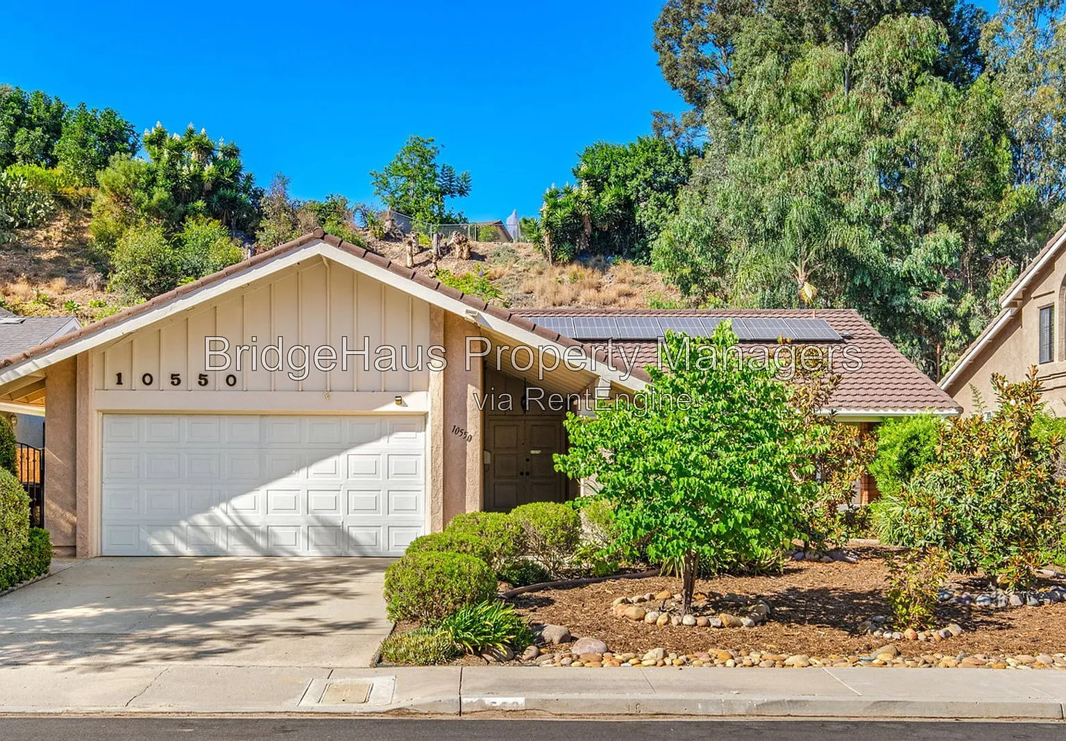 3 bed, 2.0 bath, 1832 sqft, $4,400 — Photo 4