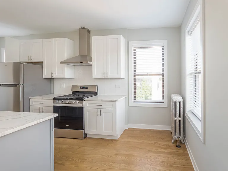 3929 1/2 N Keeler Ave #3S — Photo 8