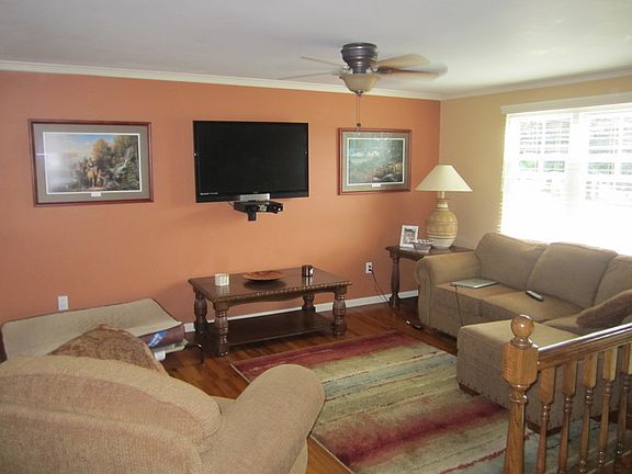 Living Room
						:
						12 X 14