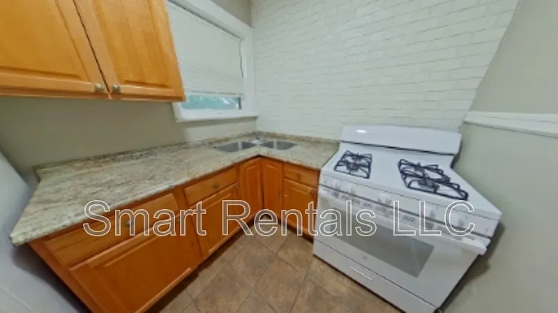 Studio, 1.0 bath, 650 sqft, $699 — Photo 4