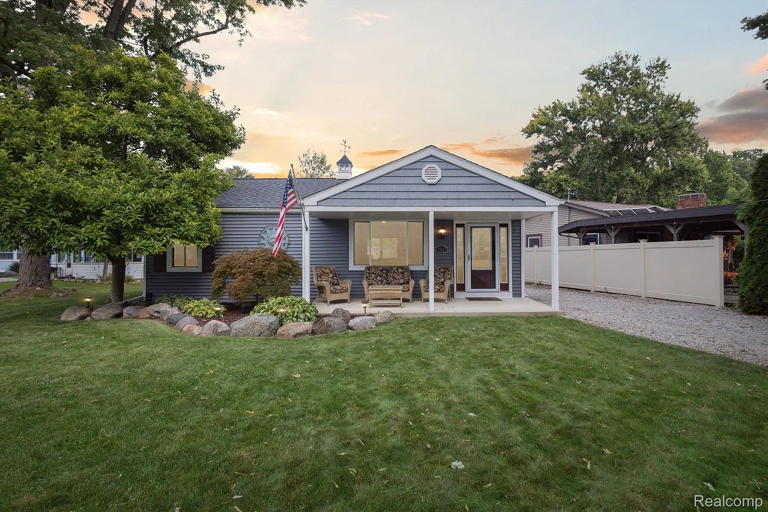 11611 Algonquin Dr photo 1