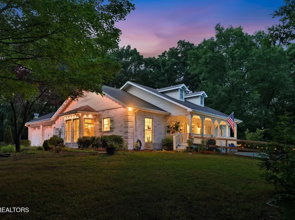664 Armstrong Dr, Dandridge, TN 37725