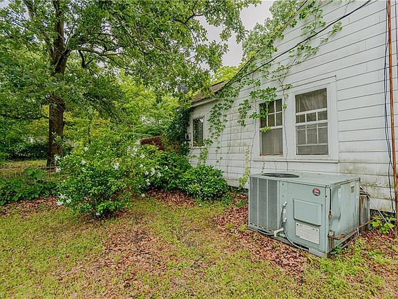 3rd image of 1019 N Mebane St