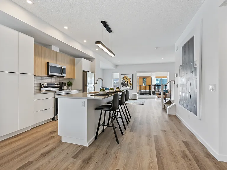 1534 Bayside Ave SW — Photo 1